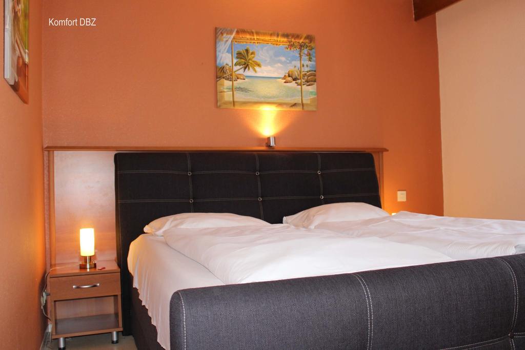 Legend Hotel Biebesheim am Rhein Habitación foto