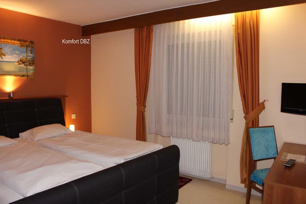 Legend Hotel Biebesheim am Rhein Habitación foto